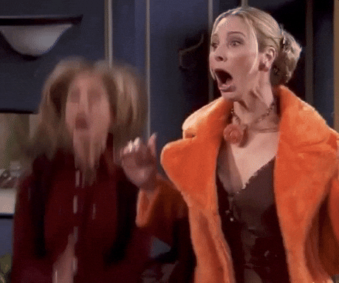 Phoebe et Rachel de la série Friends qui applaudissent